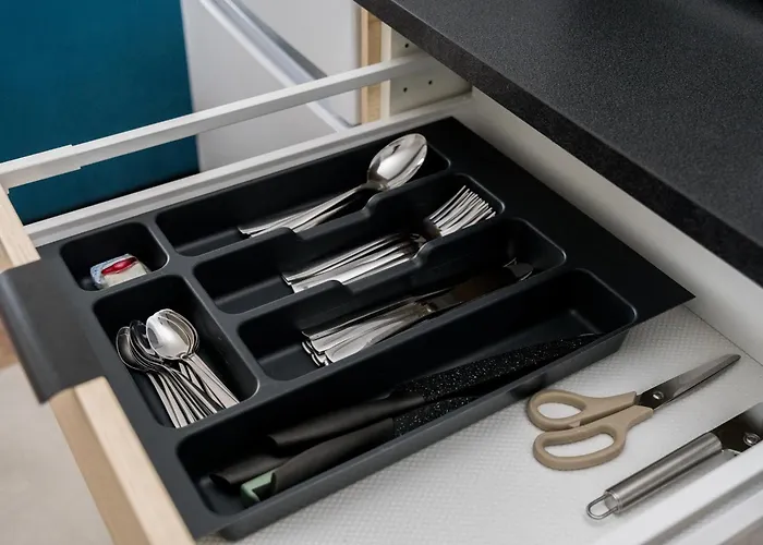 Airport Modern By Bookinghost Lejlighed