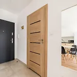 Airport Modern By Bookinghost Apartament *