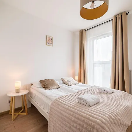 아파트 Airport Modern By Bookinghost *