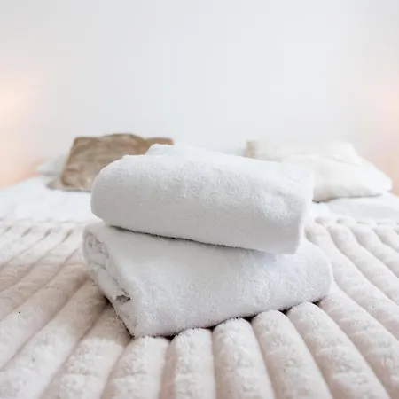 Airport Modern By Bookinghost Poznaň