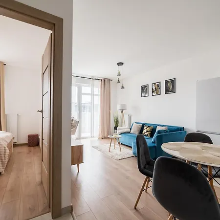 Airport Modern By Bookinghost *