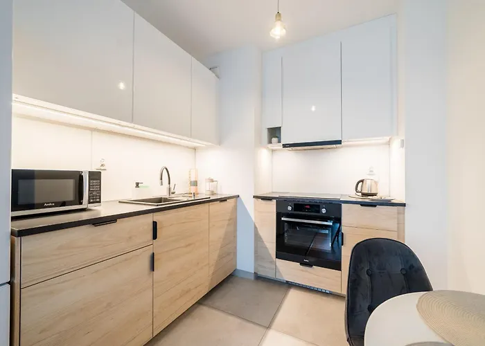 Airport Modern By Bookinghost *