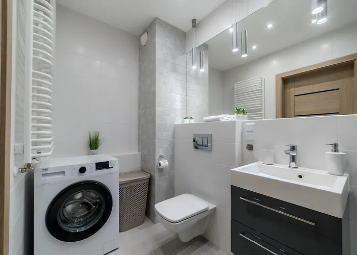 Airport Modern By Bookinghost 포즈난